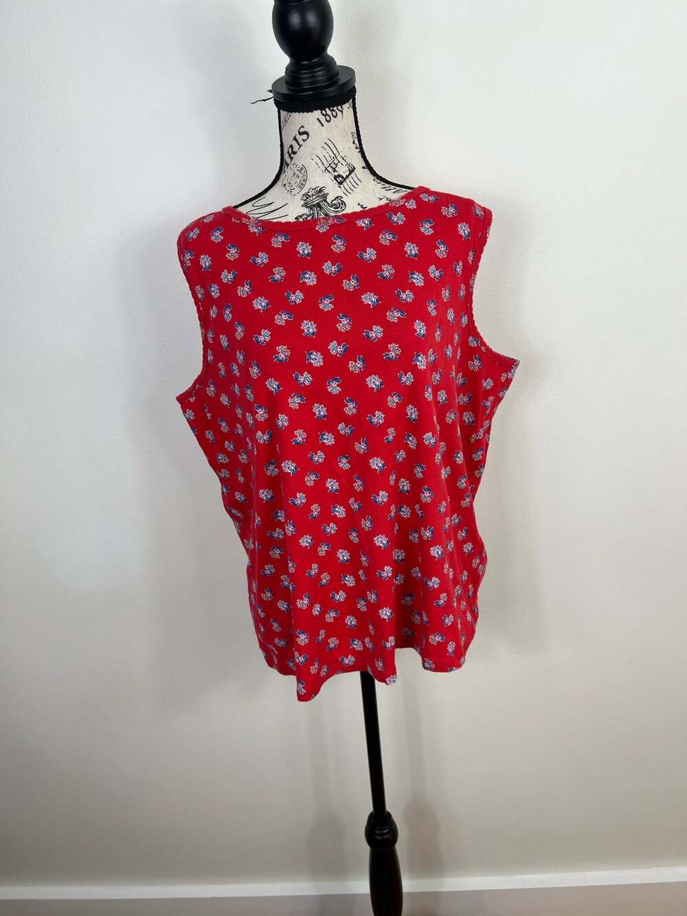NWOT Croft & Barrow Red and white and Blue Floral tank top
